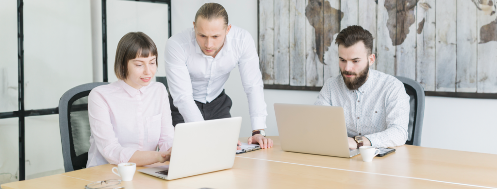 Seguridad por diseño: lograr que los equipos de UX y ciberseguridad trabajen en conjunto, alineando objetivos y metodologías.