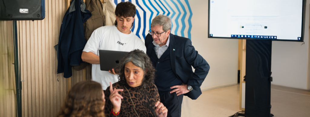 Somos una comunidad de personas diversas, donde las particularidades no solo se aceptan, sino que se celebran.